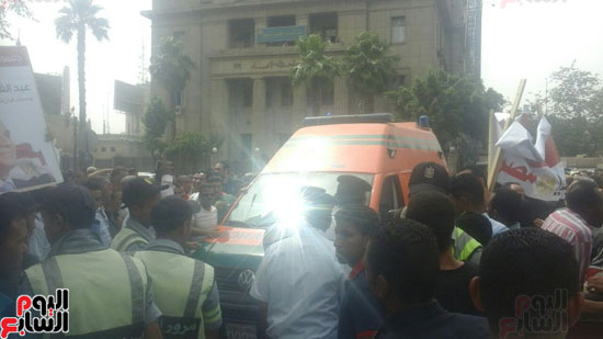 مجهولون يعتدون على طاقم قناة فرانس 24 أمام الصحفيين  (2)