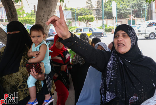 وقفة لأهالى الطوبجية أمام مبنى محافظة الإسكندرية (3)