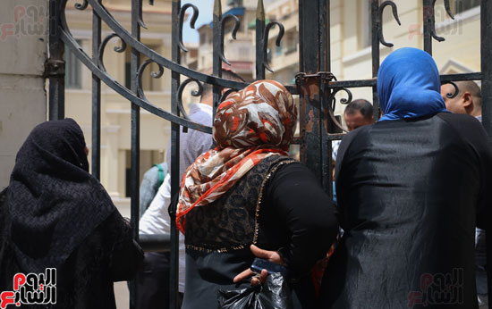 وقفة لأهالى الطوبجية أمام مبنى محافظة الإسكندرية (6)