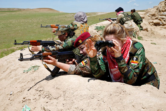 الجميلات الإيزيديات يحاربن ظلام داعش (4)