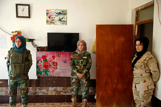 الجميلات الإيزيديات يحاربن ظلام داعش (13)