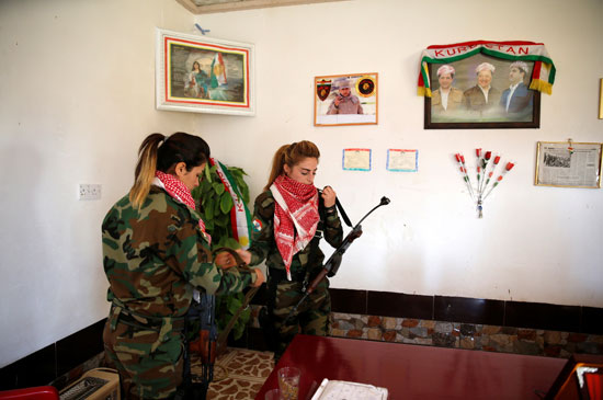 الجميلات الإيزيديات يحاربن ظلام داعش (16)