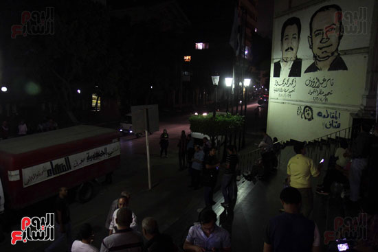 الشرطة تفتح شارع عبد الخالق ثروت وتجمهر المواطنين الشرفاء بجوار المحامين (4)
