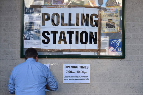 البريطانيين مراكز الاقتراع للإدلاء بأصواتهم فى الانتخابات المحلية (11)