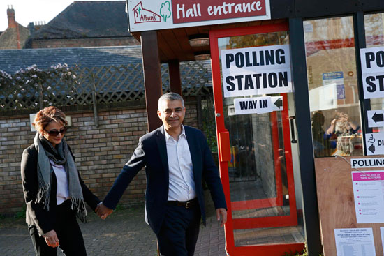 البريطانيين مراكز الاقتراع للإدلاء بأصواتهم فى الانتخابات المحلية (7)