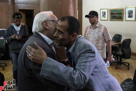 رئيس لجنة حقوق الإنسان يصل نقابة الصحفيين للاستماع لمطالبهم محمد انور السادات (5)