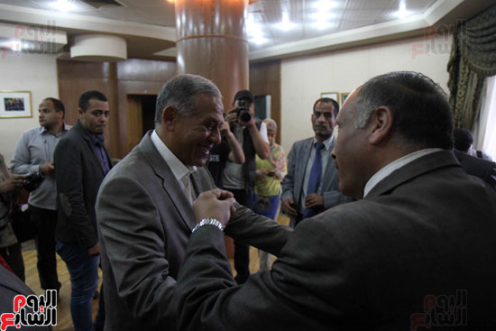 رئيس لجنة حقوق الإنسان يصل نقابة الصحفيين للاستماع لمطالبهم محمد انور السادات (8)