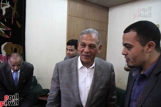 رئيس لجنة حقوق الإنسان يصل نقابة الصحفيين للاستماع لمطالبهم محمد انور السادات (12)