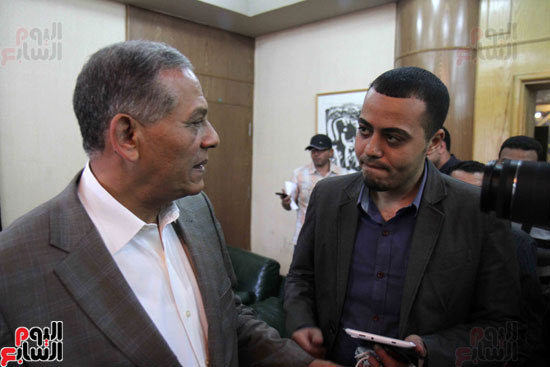 رئيس لجنة حقوق الإنسان يصل نقابة الصحفيين للاستماع لمطالبهم محمد انور السادات (13)