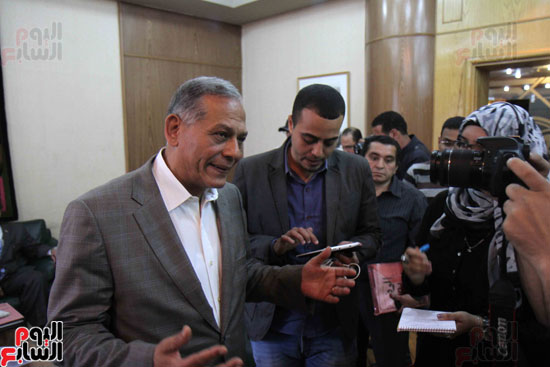 رئيس لجنة حقوق الإنسان يصل نقابة الصحفيين للاستماع لمطالبهم محمد انور السادات (14)