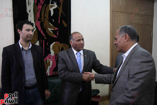 رئيس لجنة حقوق الإنسان يصل نقابة الصحفيين للاستماع لمطالبهم محمد انور السادات (9)