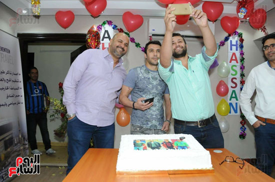 1-(13).. الصقر أحمد حسن يحتفل بعيد ميلاده ال 41 