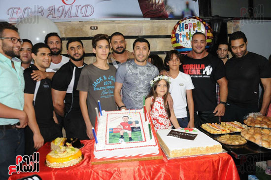 1-(4).. الصقر أحمد حسن يحتفل بعيد ميلاده ال 41 