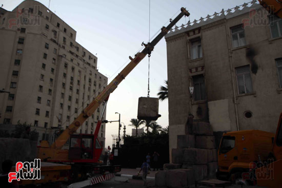 محافظة القاهرة تواصل إزالة الحواجز الخرسانية من محيط مقر الداخلية القديم (13)