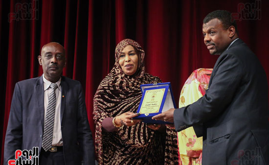 القنصلية السودانية تُكرم الشاعرة روضة الحاج (6)
