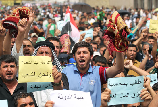 اغلاق طرق بغداد الرئيسية لمنع الاحتجاجات عند المنطقة الخضراء (7)