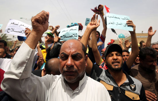 اغلاق طرق بغداد الرئيسية لمنع الاحتجاجات عند المنطقة الخضراء (9)
