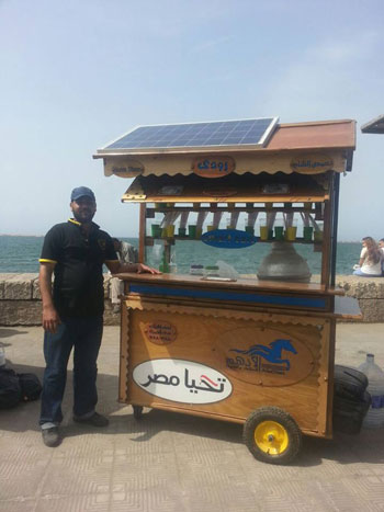 بدء-توزيع-سيارات-الطاقة-الشمسية-لشباب-الخريجين-فى-أحياء-الإسكندرية-(1)