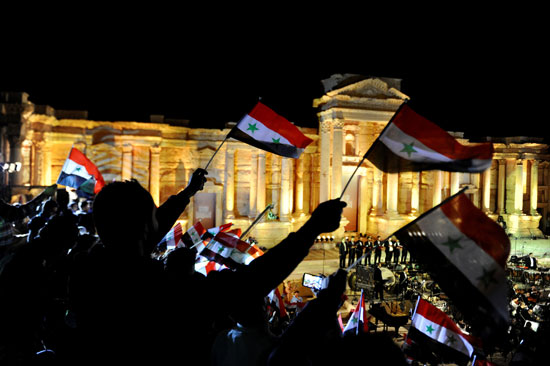 سوريا تحتفل بمئوية عيد الشهداء على مسرح تدمر بعد استعادته من داعش (1)