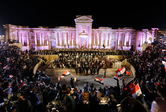 سوريا تحتفل بمئوية عيد الشهداء على مسرح تدمر بعد استعادته من داعش (14)