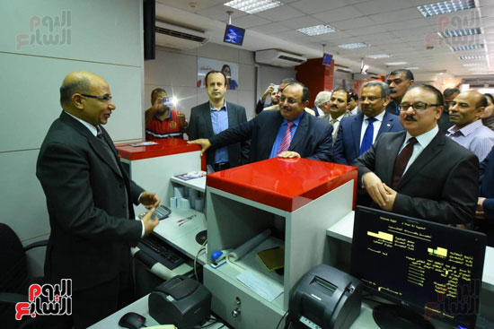 وزير الاتصالات يفتتح مكتب بريد السرايا بعد تطويره بمحافظة الإسكندرية (1)