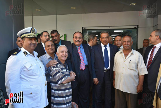 وزير الاتصالات يفتتح مكتب بريد السرايا بعد تطويره بمحافظة الإسكندرية (2)