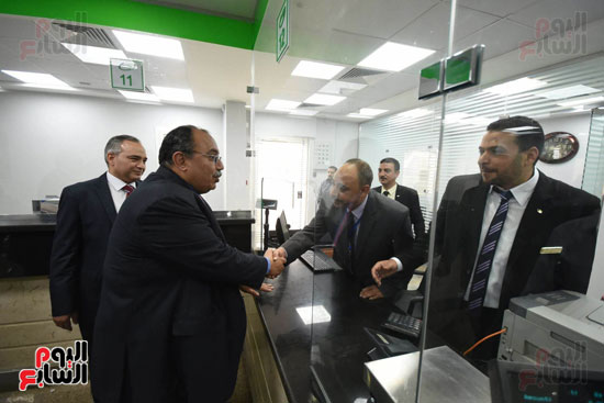 وزير الاتصالات يفتتح مكتب بريد السرايا بعد تطويره بمحافظة الإسكندرية (5)