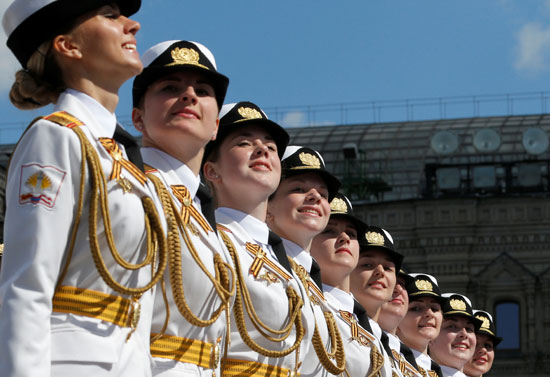 عروض عسكرية فى شوارع موسكو استعدادا  للاحتفال بذكرى يوم النصر (10)