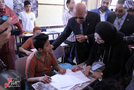 جوله محافظ القاهرة بامتحانات الابتدائية (6)
