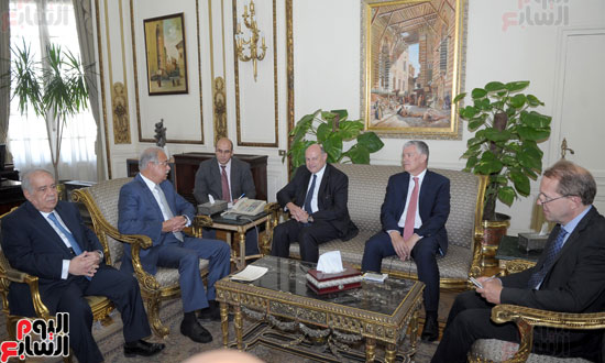 وزير الدولة الفرنسى للشئون البرلمانية يؤكد استمرار التعاون مع مصر لمواجهة الإرهاب شريف اسماعيل (2)