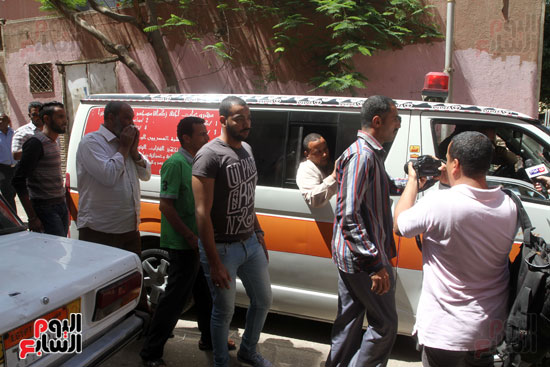 خروج جثامين شهداء الشرطة من مشرحة زينهم (3)