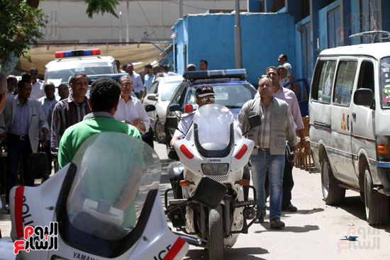خروج جثامين شهداء الشرطة من مشرحة زينهم (24)
