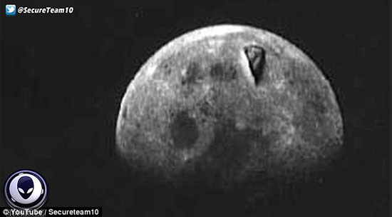 ابولو 8، رحلو ابولو، القمر، كائنات فضائية، اجسام غامضة  (1)