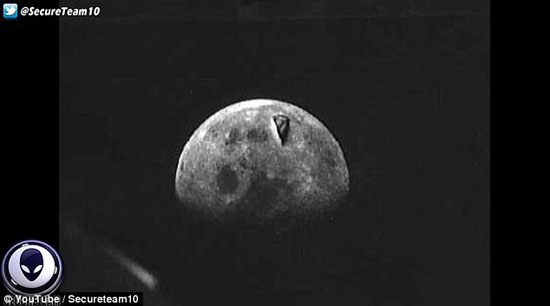 ابولو 8، رحلو ابولو، القمر، كائنات فضائية، اجسام غامضة  (4)