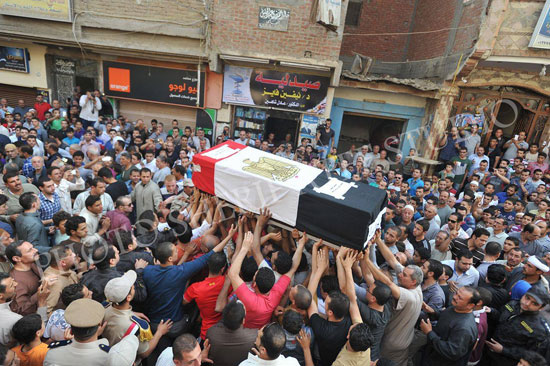 جنازة شهيد حلوان النقيب محمد حامد بالمنوفية (8)