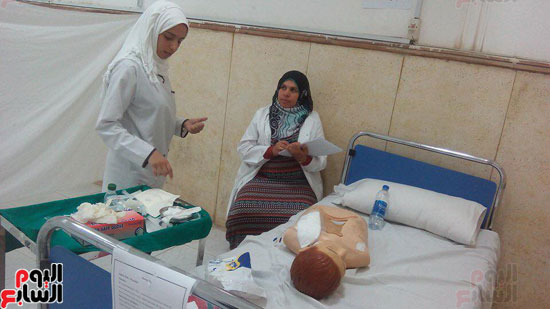 إجراء الامتحان النموذجى لتمريض الطوارئ بجامعة قناة السويس (3)