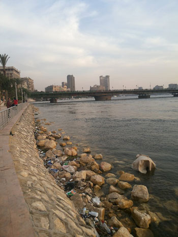 صحافة المواطن ، صور وابعت، مياه النيل ، المخلفات ، النيل ، كوبرى قصر النيل ، القاهرة  (4)