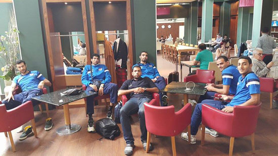 اللاعبون فى المطار التركى  -اليوم السابع -6 -2015