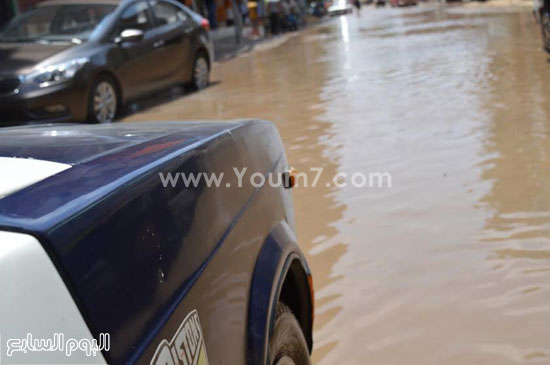 غرق شوارع القرية إثر انفجار ماسورة المياه الرئيسية -اليوم السابع -6 -2015