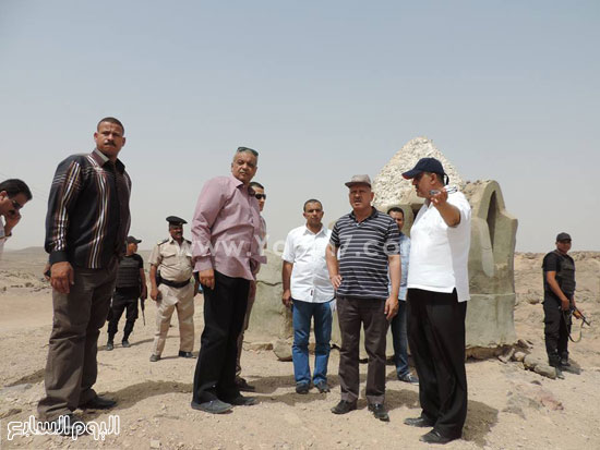 - مدير الأمن يتفقد العناصر الأمنية في منطقة البازارات بمعبد فيلة -اليوم السابع -6 -2015