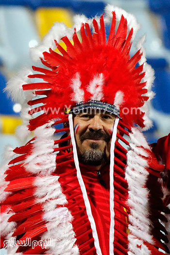 ملابس تشير لإحدى قبائل الهنود الحمر فى أمريكا الجنوبية خلال المباراة -اليوم السابع -6 -2015
