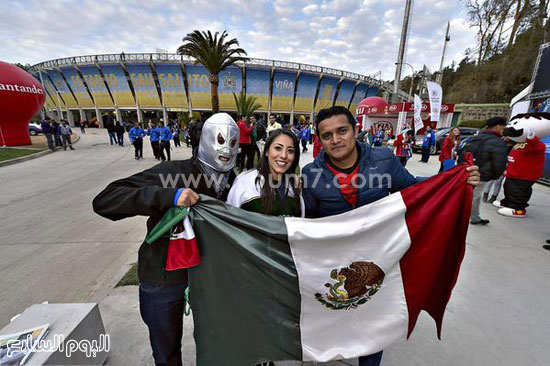 علم المكسيك خارج الملعب -اليوم السابع -6 -2015