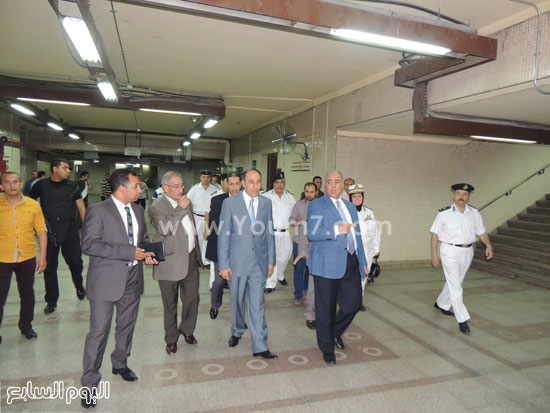 مساعد الوزير لشرطة النقل وقيادات الداخلية داخل مترو السادات  -اليوم السابع -6 -2015