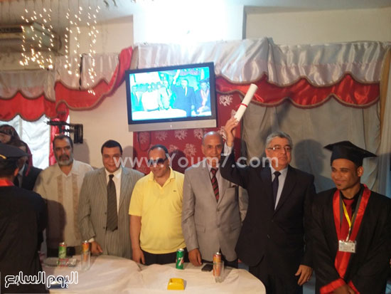 حزب الوفد يشارك حفل تخرج الجامعة طلاب العمالية  -اليوم السابع -6 -2015
