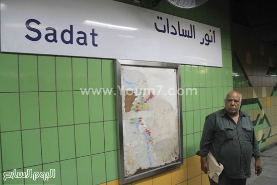  المواطنون فى انتظار القطار -اليوم السابع -6 -2015