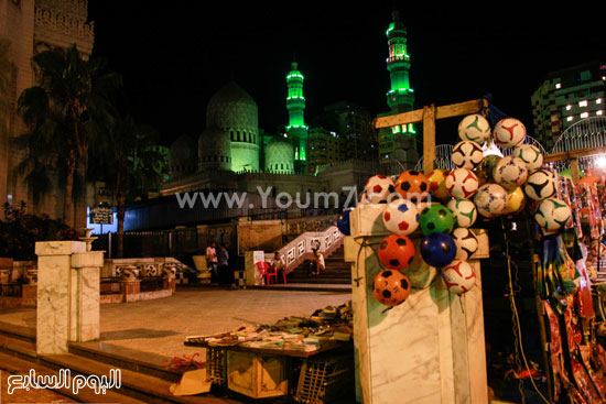  لعب أطفال بساحة مسجد المرسى أبو العباس -اليوم السابع -6 -2015