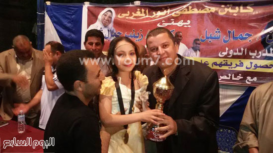 رئيس جمعية شباب مصر يكرم الفائزين  -اليوم السابع -6 -2015
