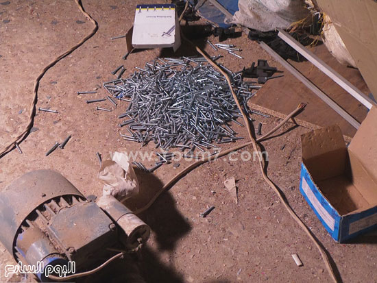 مسامير وموتور مياه داخل ورشة الألوميتال الخاصة بالإرهابى عبد الله عاصم -اليوم السابع -6 -2015
