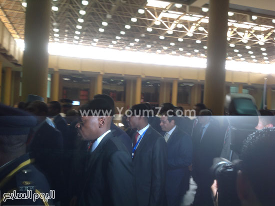 	السيسى لحظة وصوله البرلمان السودانى  -اليوم السابع -6 -2015