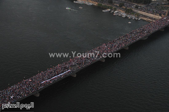 مشهد للمتظاهرين أعلى كوبرى قصر النيل  -اليوم السابع -6 -2015
